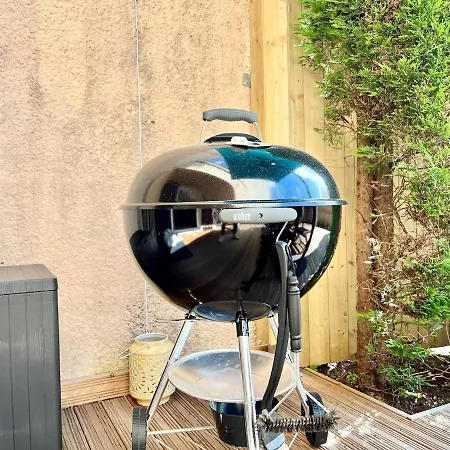 Jolie Maison De 8 Personnes - Piscine Commune A La *