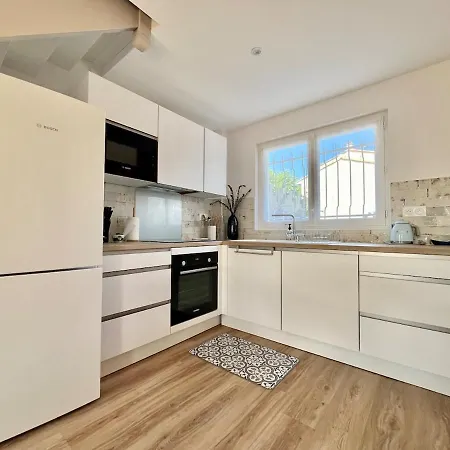 Jolie Maison De 8 Personnes - Piscine Commune A La *